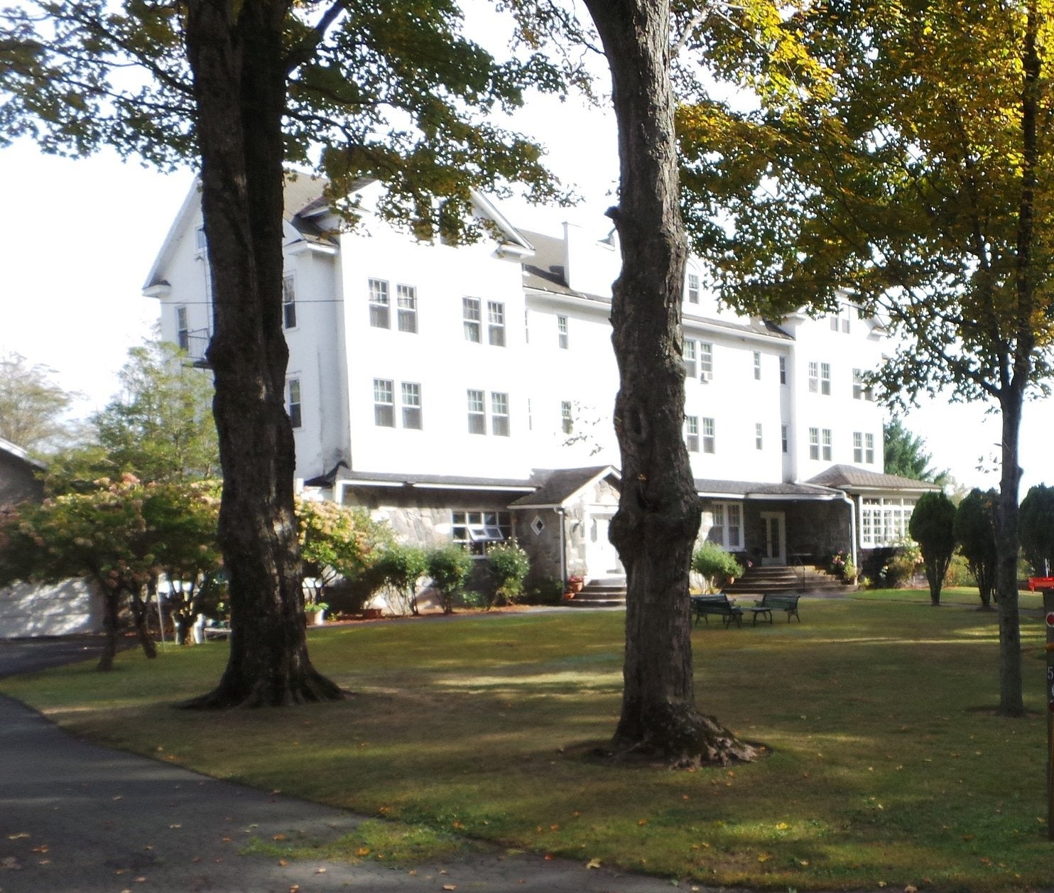 Kenoza Lake View Manor